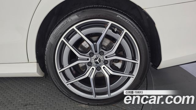 Mercedes-Benz E-Class 2021 — photo 7
