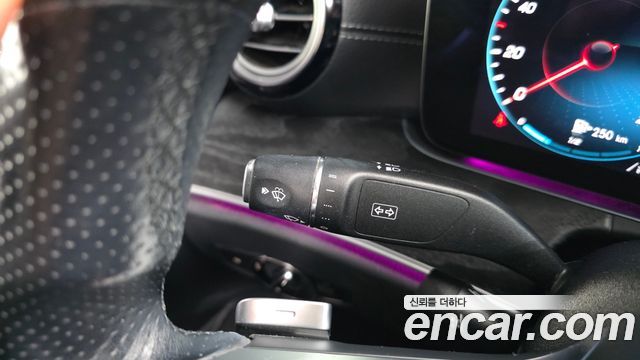 Mercedes-Benz E-Class 2021 — photo 28