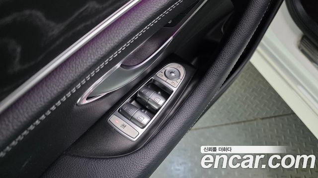 Mercedes-Benz E-Class 2021 — photo 29