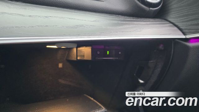 Mercedes-Benz E-Class 2021 — photo 33