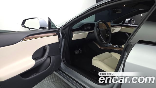 Tesla Model S 2026 — photo 13