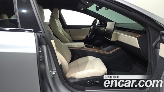 Tesla Model S 2026 — photo 17