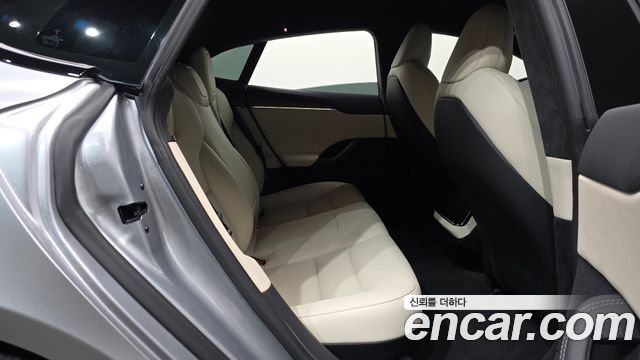 Tesla Model S 2026 — photo 18