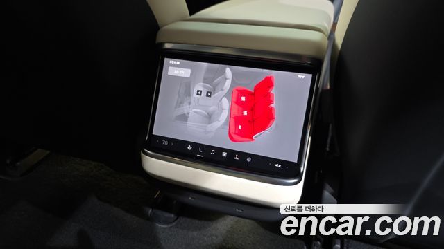 Tesla Model S 2026 — photo 24