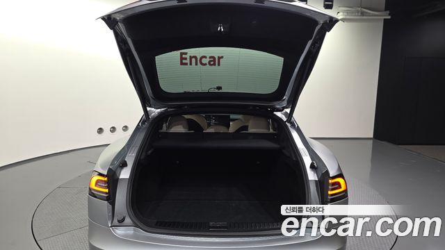 Tesla Model S 2026 — photo 26
