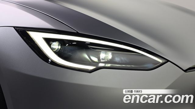 Tesla Model S 2026 — photo 8