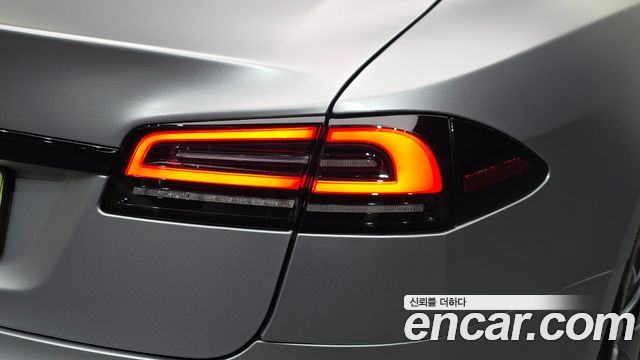 Tesla Model S 2026 — photo 9