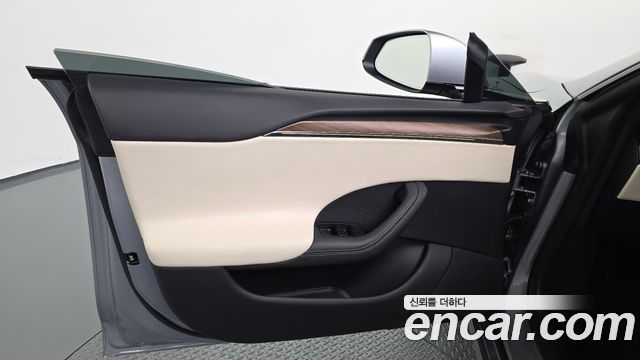 Tesla Model S 2026 — photo 14