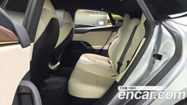 Tesla Model S 2026 — photo 16