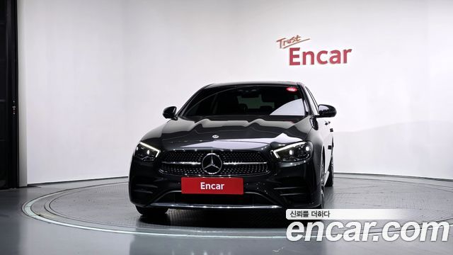 Mercedes-Benz E-Class 2022 — photo 3