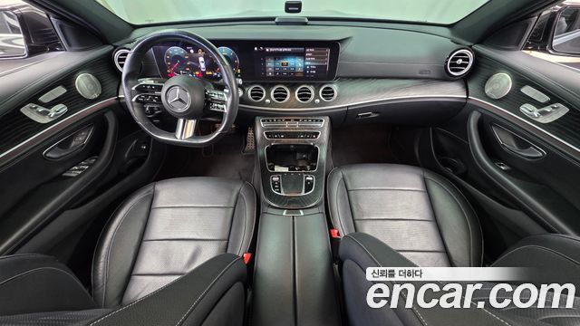Mercedes-Benz E-Class 2022 — photo 10