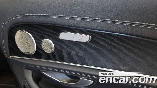 Mercedes-Benz E-Class 2022 — photo 24