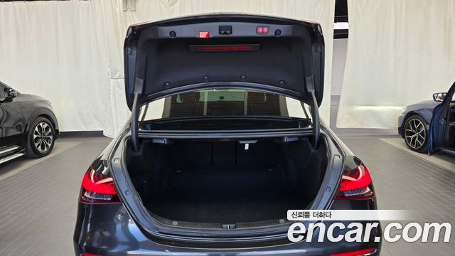 Mercedes-Benz E-Class 2022 — photo 26