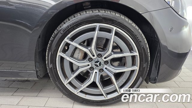 Mercedes-Benz E-Class 2022 — photo 7