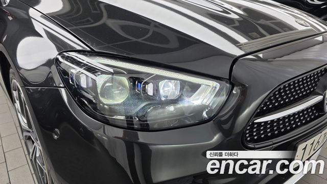 Mercedes-Benz E-Class 2022 — photo 8