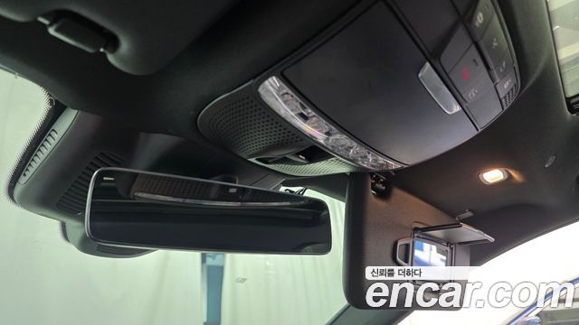 Mercedes-Benz E-Class 2022 — photo 27