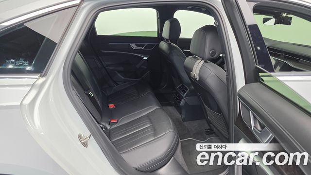 Audi A6 2021 — photo 12