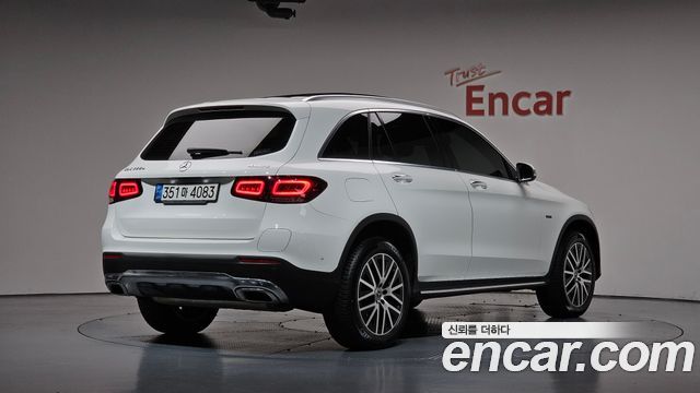 Mercedes-Benz GLC-Class 2021 — photo 2