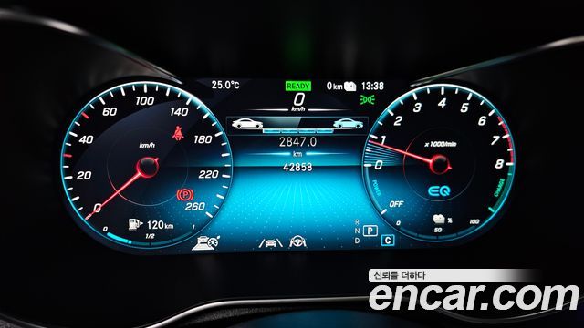 Mercedes-Benz GLC-Class 2021 — photo 11