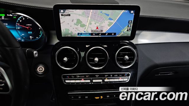 Mercedes-Benz GLC-Class 2021 — photo 20