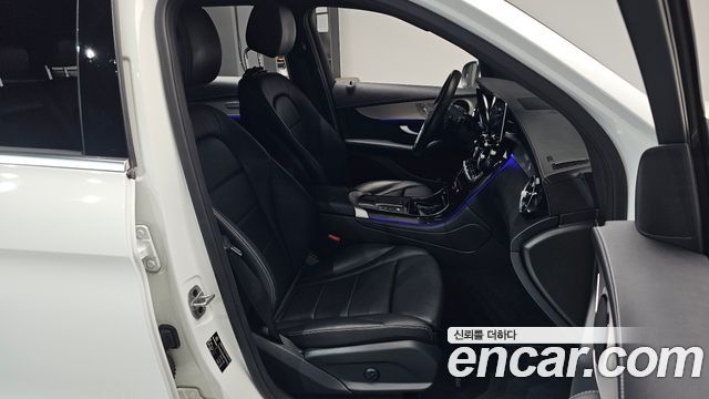 Mercedes-Benz GLC-Class 2021 — photo 16