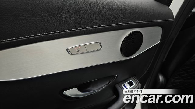 Mercedes-Benz GLC-Class 2021 — photo 28