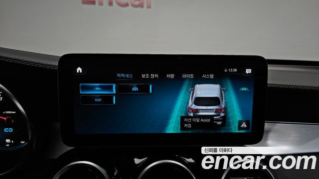 Mercedes-Benz GLC-Class 2021 — photo 32