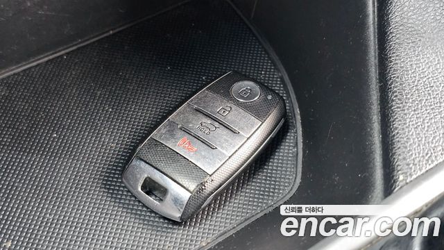 Kia Sportage 2016 — photo 28