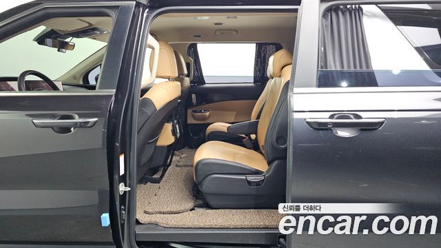 Kia Canival 2021 — photo 11