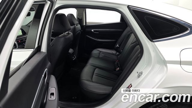Hyundai Sonata 2022 — photo 12