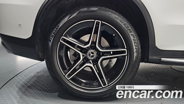 Mercedes-Benz GLC-Class 2023 — photo 5