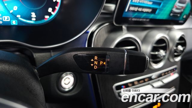 Mercedes-Benz GLC-Class 2023 — photo 12