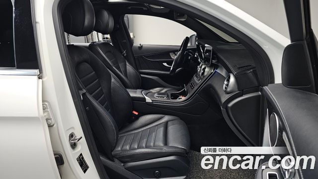 Mercedes-Benz GLC-Class 2023 — photo 17