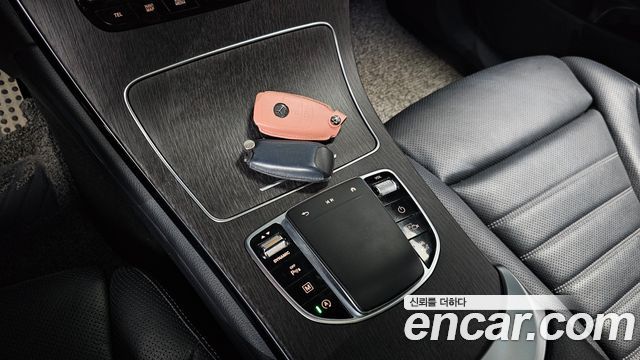 Mercedes-Benz GLC-Class 2023 — photo 25