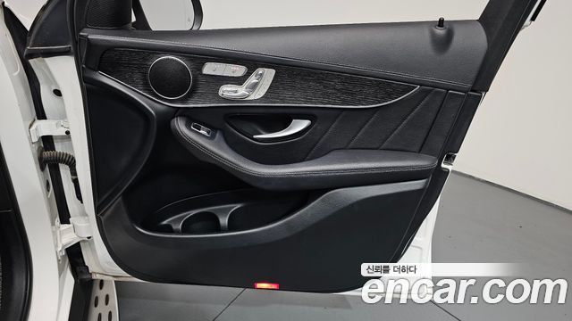 Mercedes-Benz GLC-Class 2023 — photo 15