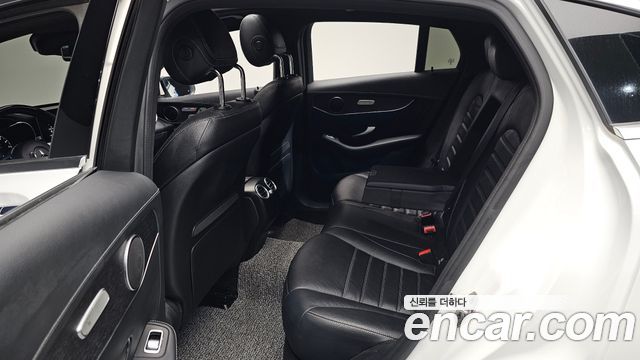 Mercedes-Benz GLC-Class 2023 — photo 16