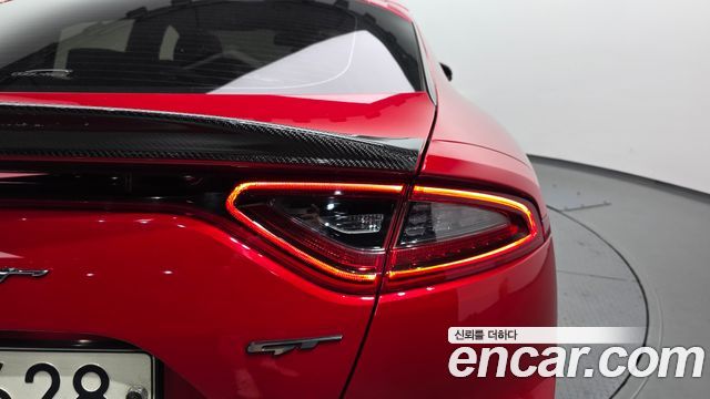 Kia Stinger 2018 — photo 9