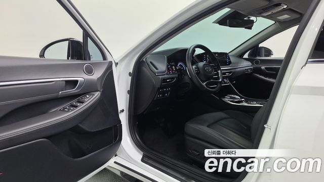 Hyundai Sonata 2022 — photo 11