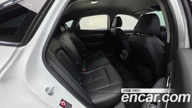 Hyundai Sonata 2022 — photo 18