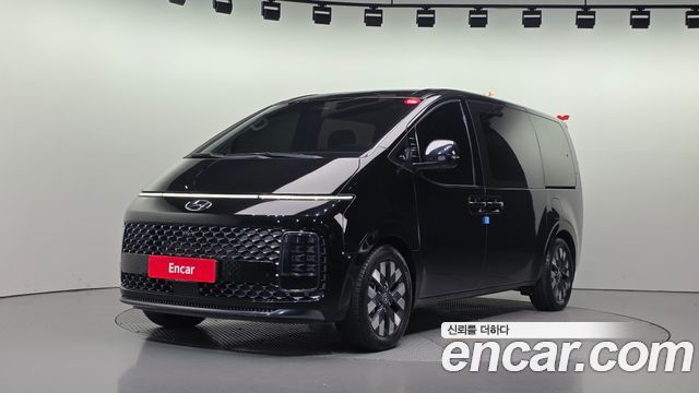 Hyundai Staria 2022 — photo 1