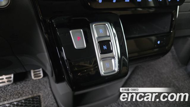 Hyundai Staria 2022 — photo 9
