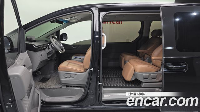 Hyundai Staria 2022 — photo 16