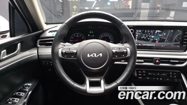 Kia K5 2023 — photo 13