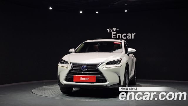 Lexus NX 2017 — photo 3
