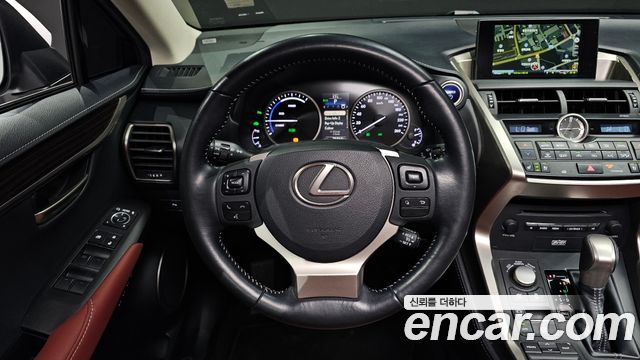 Lexus NX 2017 — photo 19