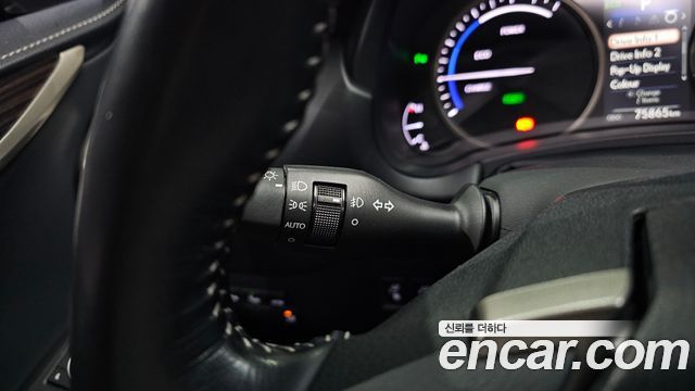 Lexus NX 2017 — photo 33