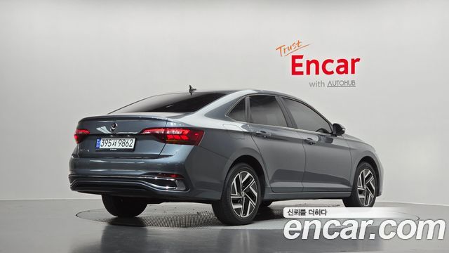 Volkswagen Jetta 2023 — photo 2