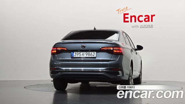 Volkswagen Jetta 2023 — photo 4