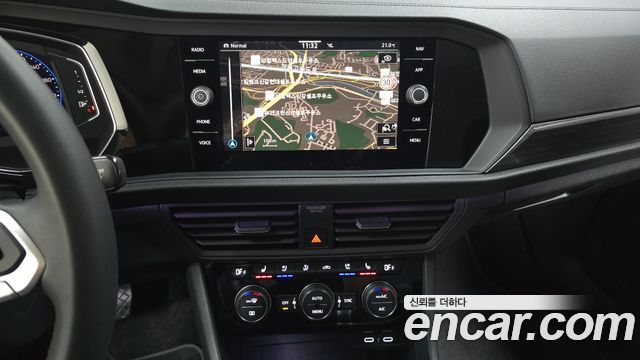 Volkswagen Jetta 2023 — photo 19