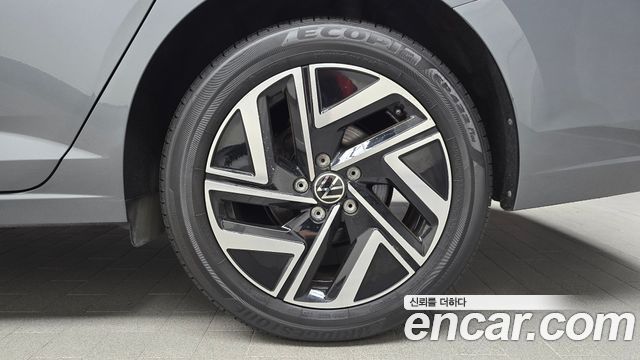 Volkswagen Jetta 2023 — photo 7